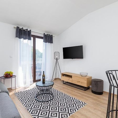 Wine House Apartments & Rooms Marceta Fazana Exterior photo