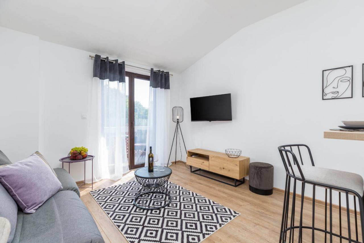 Wine House Apartments & Rooms Marceta Fazana Exterior photo