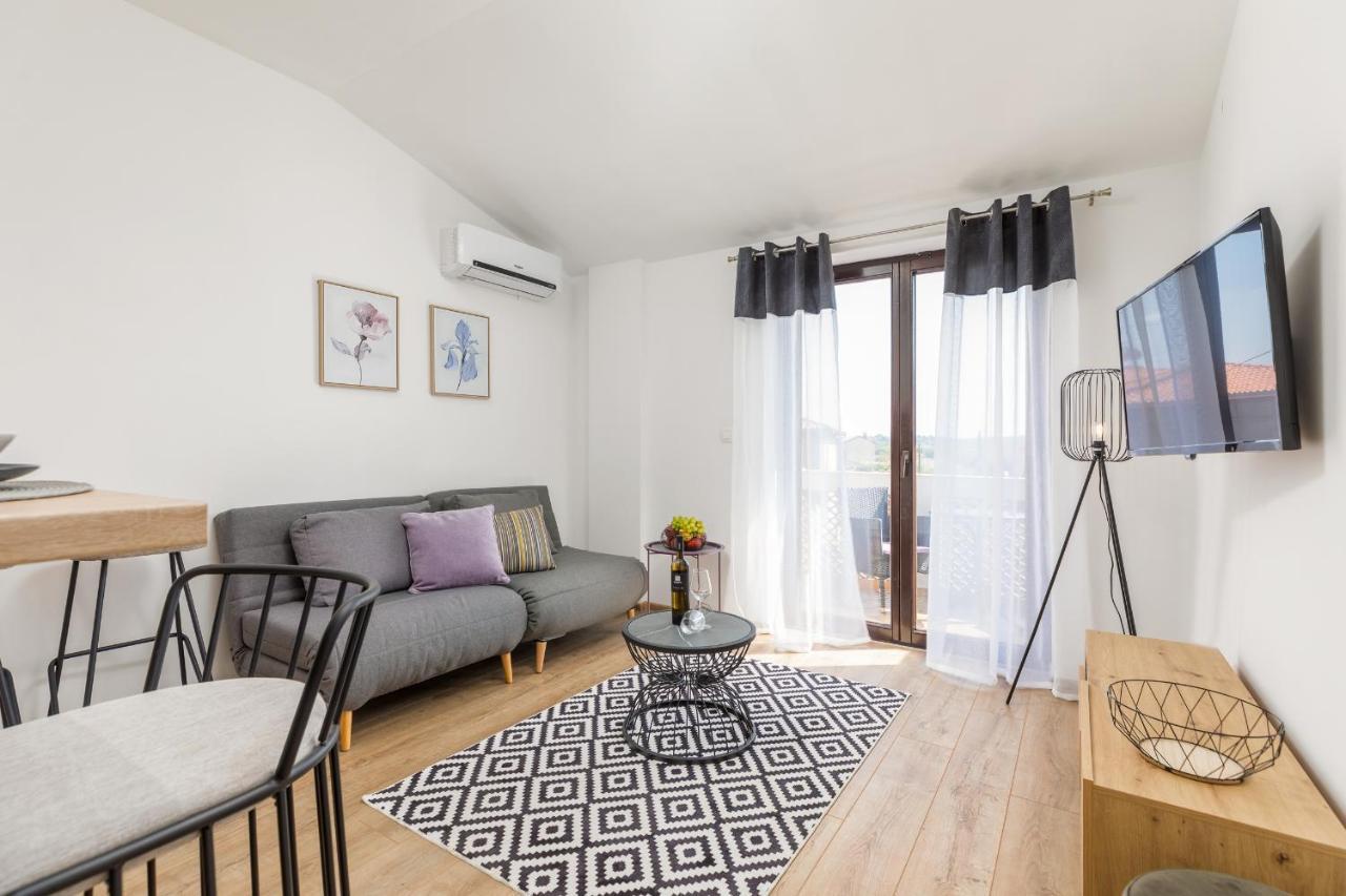 Wine House Apartments & Rooms Marceta Fazana Exterior photo