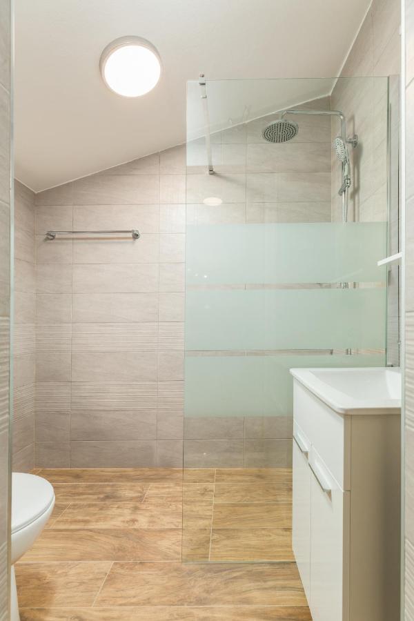 Wine House Apartments & Rooms Marceta Fazana Exterior photo