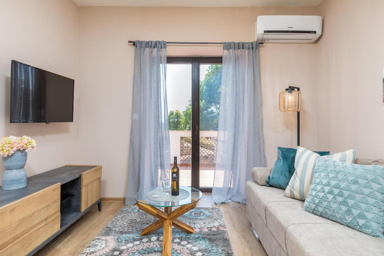 Wine House Apartments & Rooms Marceta Fazana Exterior photo