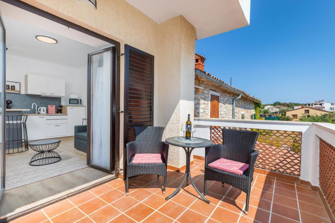 Wine House Apartments & Rooms Marceta Fazana Exterior photo